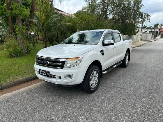 FORD RANGER 3.2 XLT 4X4 CD 20V DIESEL 4P MANUAL FORD RANGER 3.2 XLT 4X4 CD 20V DIESEL 4P MANUAL